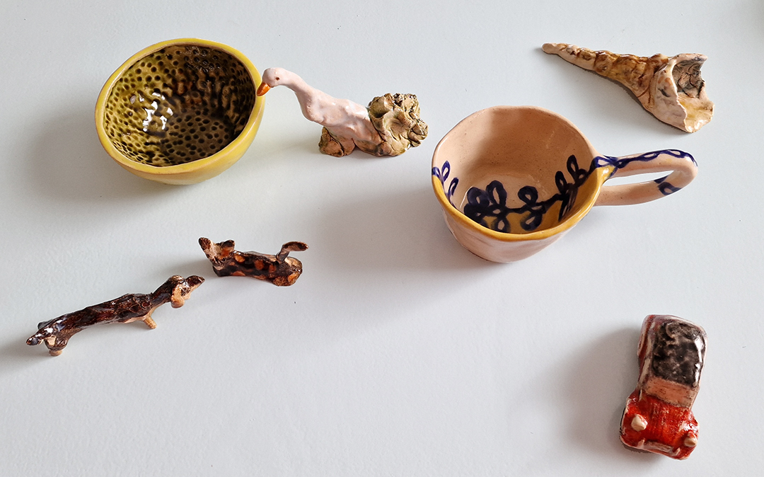 Creatieve workshop in Breda. Keramiek workshop. Handvormen van keramiek, gemaakt door cursisten.