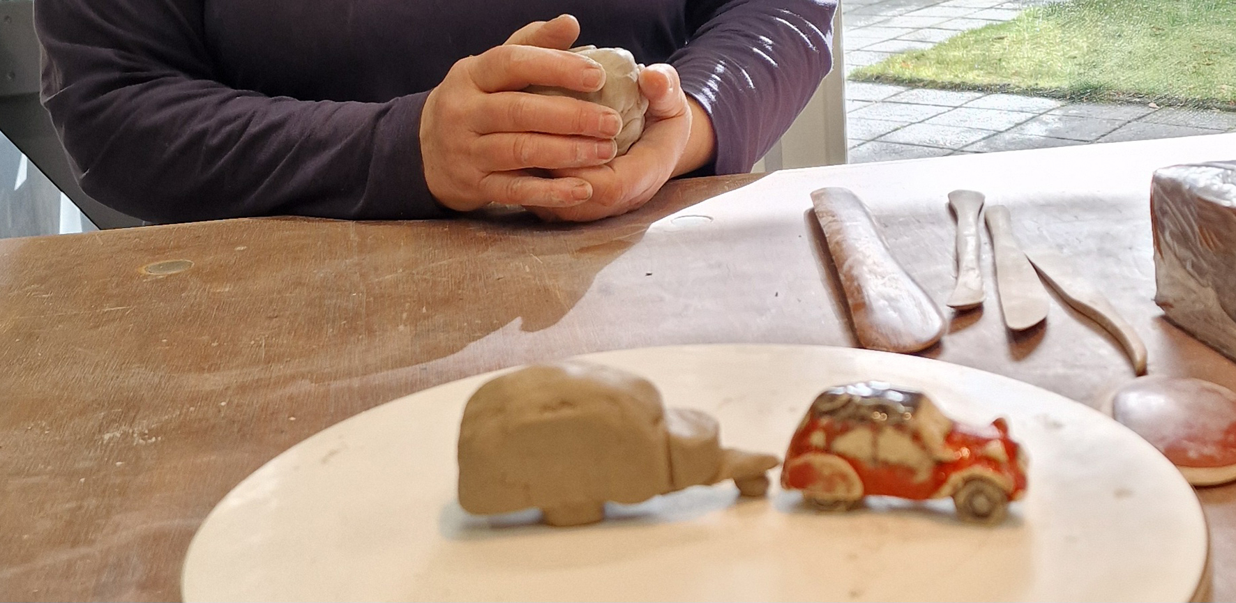 Creatieve workshop in Breda. Aan het werk in in het atelier van Studio Zautsen. Even uit het hoofd en in je lijf. 